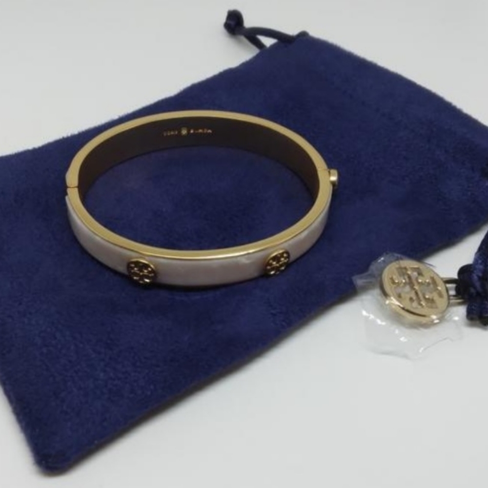 SOLD! Tory Burch Natural MOP & Matte Gold Bangle Style Bracelet - Picture 8 of 8